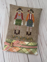 Load image into Gallery viewer, Autumn Scarecrows