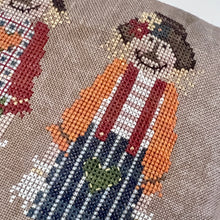 Load image into Gallery viewer, Autumn Scarecrows