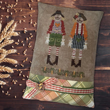 Load image into Gallery viewer, Autumn Scarecrows