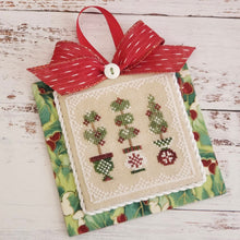 Load image into Gallery viewer, Christmas Topiary