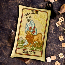 Load image into Gallery viewer, Cat Tarot VIII - Strength
