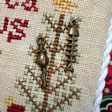 Load image into Gallery viewer, Santa Claws INCLUDES ORNAMENTS