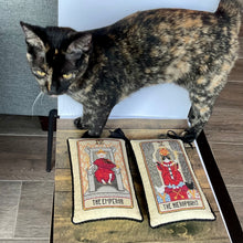Load image into Gallery viewer, Cat Tarot V - The Hierophant