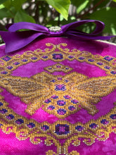 Load image into Gallery viewer, Queen Bee