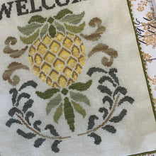 Load image into Gallery viewer, Pineapple Welcome
